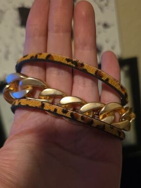 SAACHI Gold-Tone Chain Bracelet with Yellow Leopard Wrap